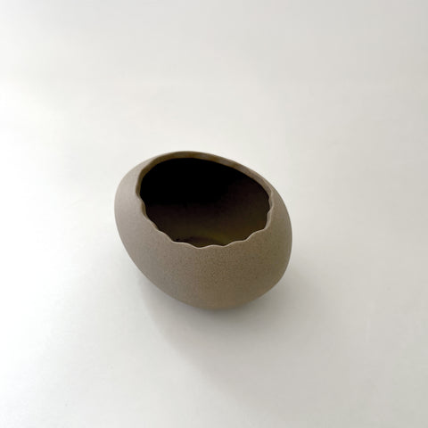 Ceramic Eggshell Dessert Bowl
